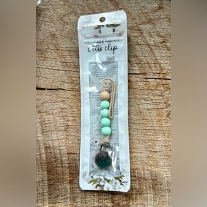 ☀️ 5/25 ☀️ Mint and Wood Pacifier Clip